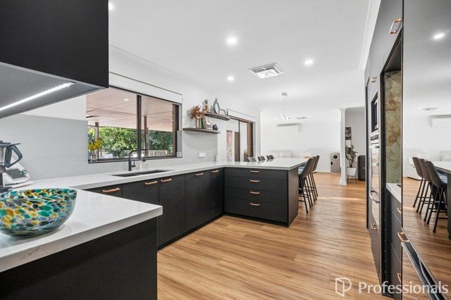 49 Warlingham Drive, WA 6076