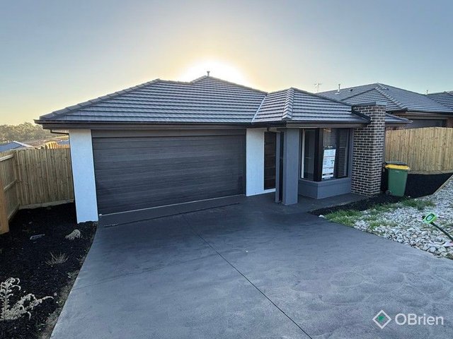 10 Mahogany Close, VIC 3875