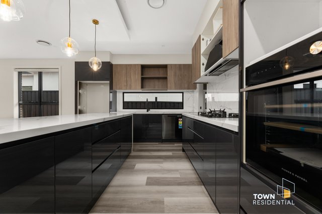 6 Nell Edeson Street, ACT 2913