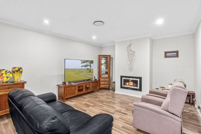 9 Rochester Drive, NSW 2578