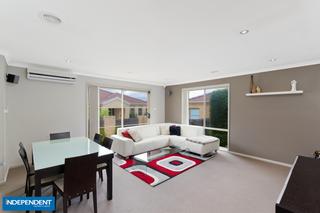 Formal lounge/dining room