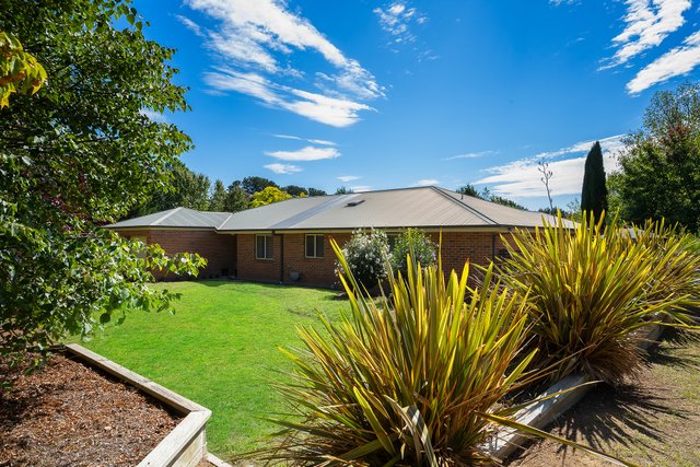 11 Hope Drive, NSW 2621