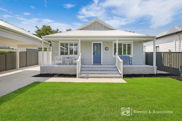 1B John  Crescent, VIC 3747