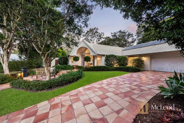 17 Chadston Close, QLD 4069