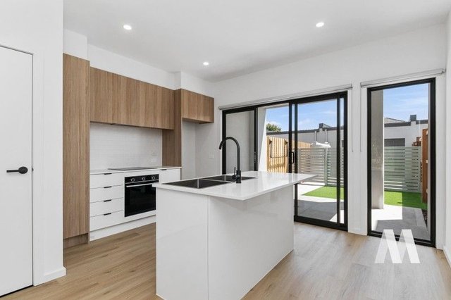 39 Cloverfield Crescent, VIC 3750