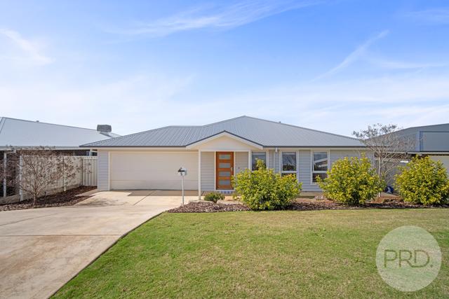 5 Rainbow Drive, NSW 2650