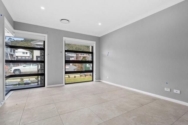 38 Holroyd St, NSW 2527