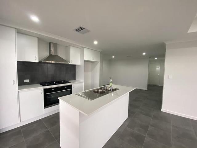 36 Melbourne Loop, WA 6164