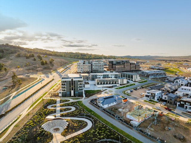 Solai - Outdoor balcony home with easy access to local amenity - Unit 32, ACT 2611