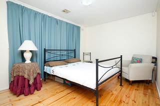 Bedroom 1 (2012-08-20)