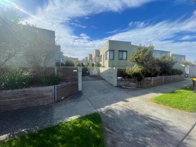 8/214 Beach Road, VIC 3195