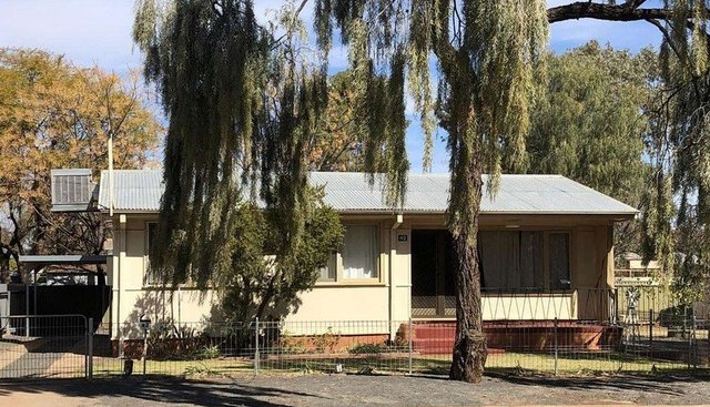 42 Brough Street, NSW 2835