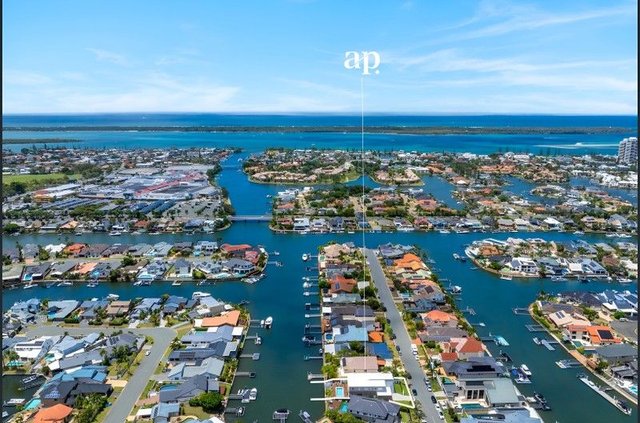 36 Cockleshell Court, QLD 4216