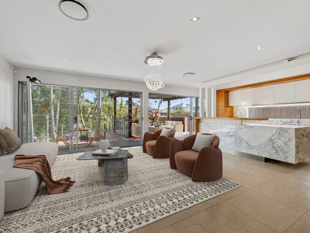 166 Monaco Street, QLD 4218