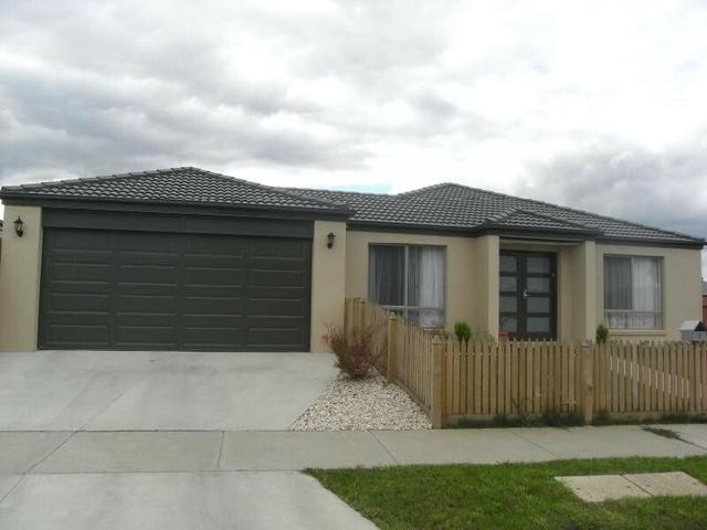 1 Mountain Grey Cct, VIC 3840