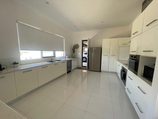 6 Castaway Street, WA 6536