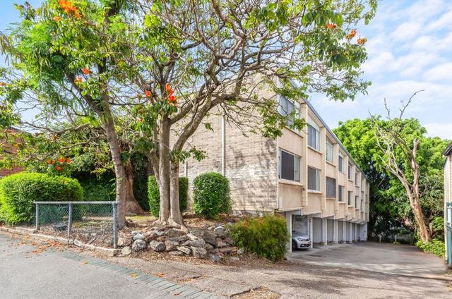 2/12 Latrobe Terrace, QLD 4064