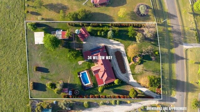 34 Willow Way, NSW 2640