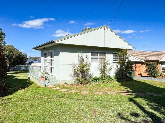 13 Hume Street, NSW 2870