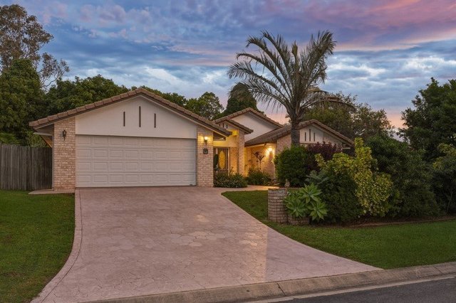 17 Lorenc Place, QLD 4035