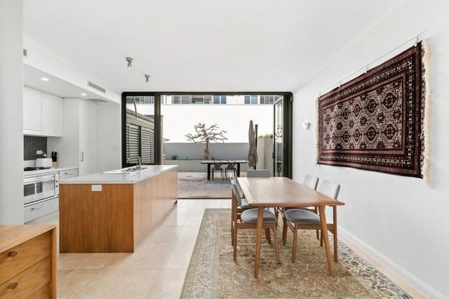 13/5 Hay  Street, WA 6004