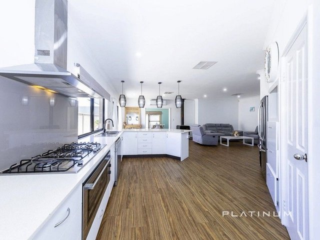 31 Ginsburg Turn, WA 6065