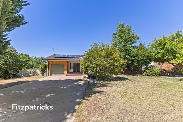 2 Atherton Crescent, NSW 2650