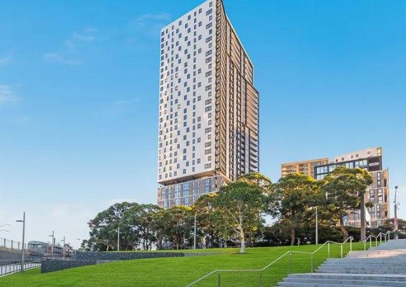 23305/2B Figtree Drive, NSW 2127