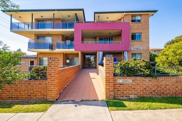 1/72-74 Berwick Street, NSW 2161