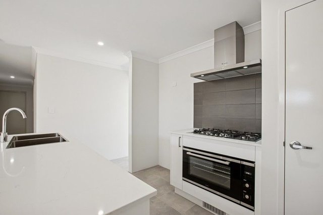 4 Citrine Way, WA 6176