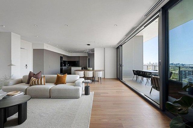 1903/31 Rowe Avenue, WA 6103