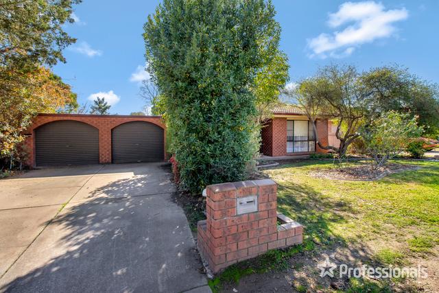 17 Balleroo Crescent, NSW 2650