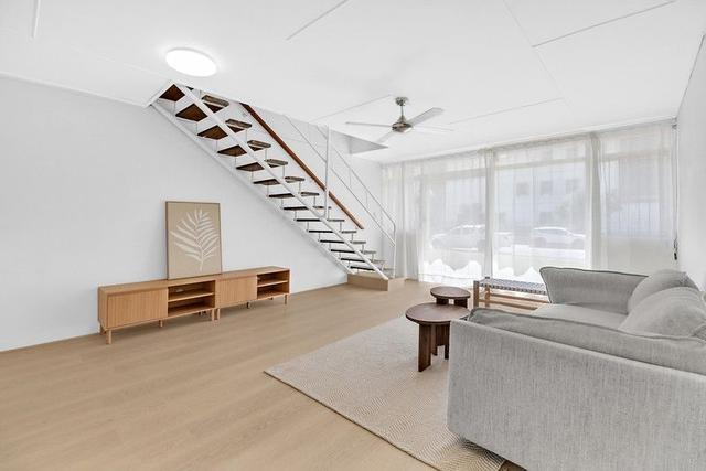 3/8 Mary  Avenue, QLD 4218