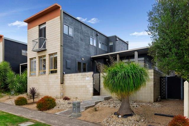 11 Outlook Way, VIC 3429