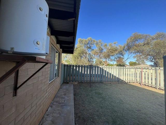 2/17 Giles Street, NT 0870