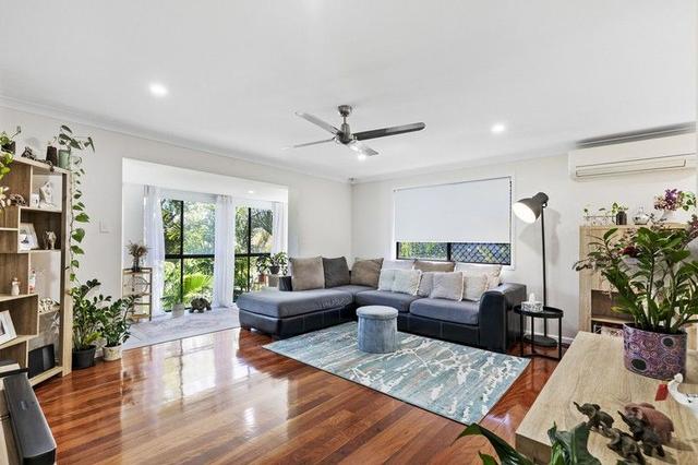 4 Kent Court, QLD 4035