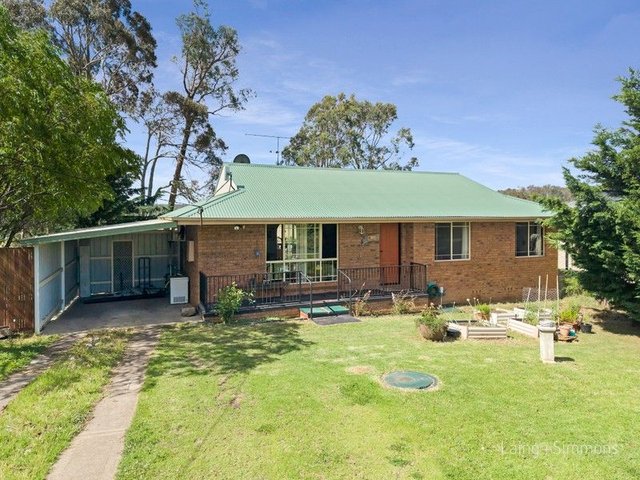 10 McKenzie Street, NSW 2358