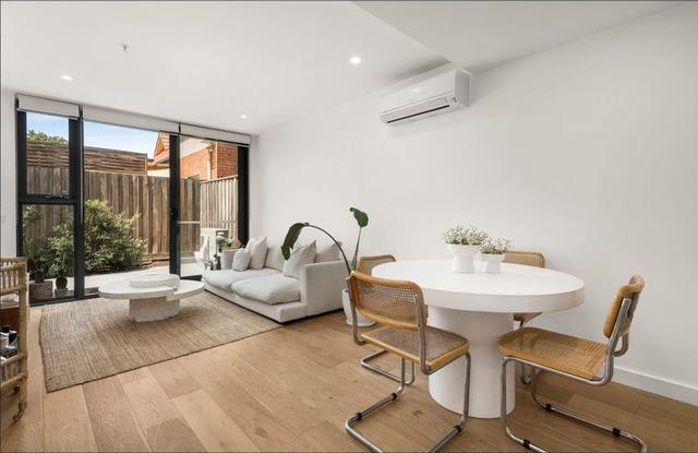 4/1170 Dandenong Road, VIC 3163