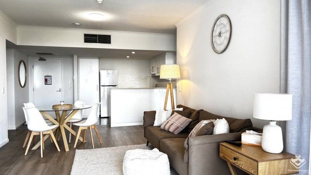 ID:21168562/1 Ocean Street, QLD 4220