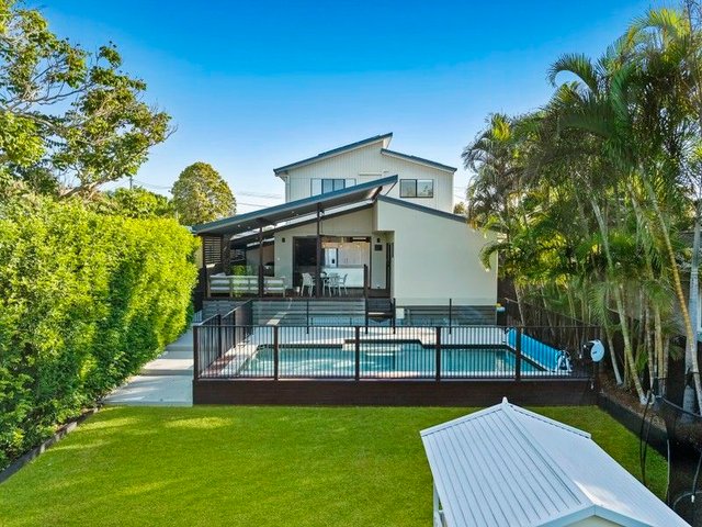 7 First Avenue, QLD 4215