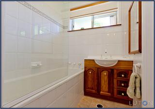 Bathroom (2012-01-24)