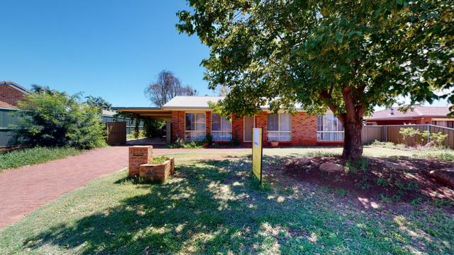 63 Sturt Circle, NSW 2830