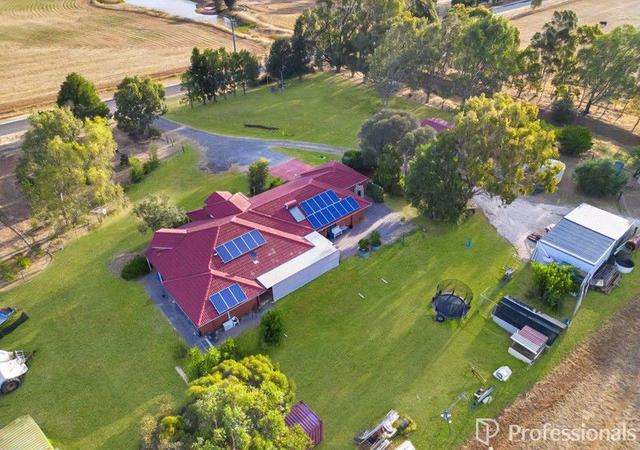 2 Warren Road, WA 6084