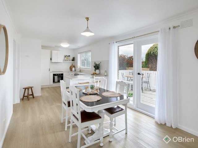 2/125 Brandy Creek Road, VIC 3820