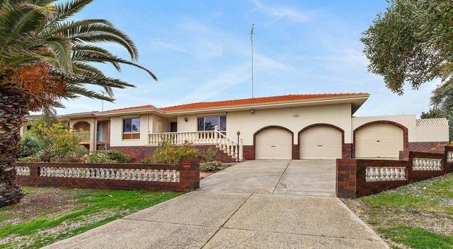 2 Steinbeck Place, WA 6163