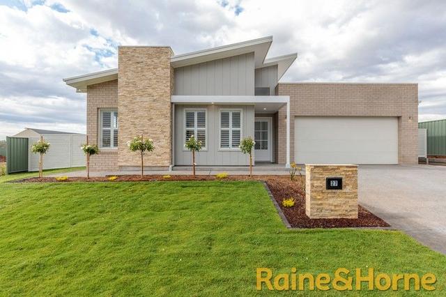 27 Sunningdale Close, NSW 2830