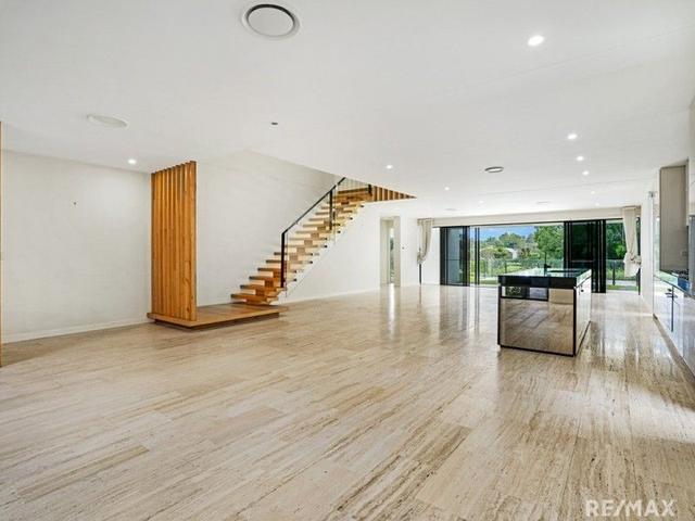 8 The Dress Circle, QLD 4217