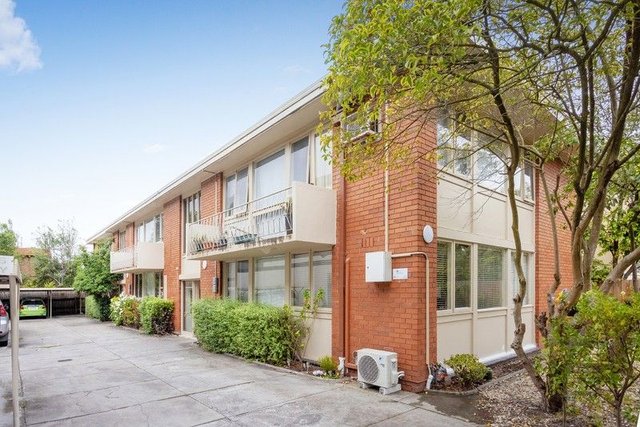 4/13 Narong Road, VIC 3161