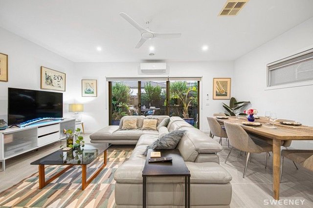 2/82 May Street, VIC 3025