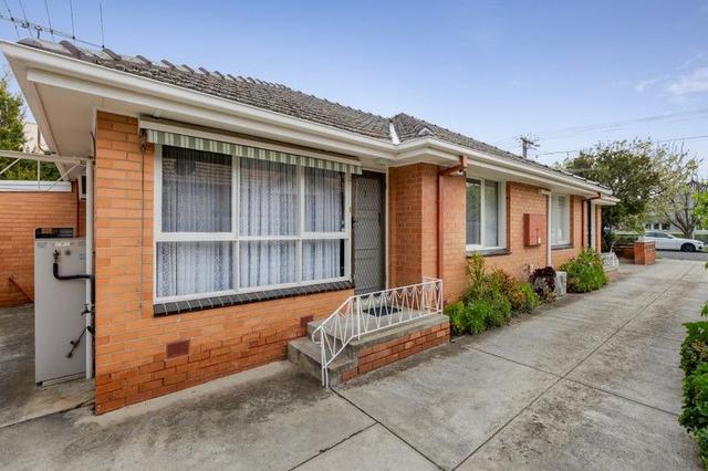 2/11 St Kinnord Street, VIC 3040